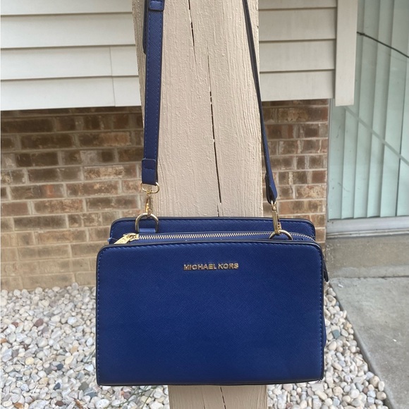 Michael Kors Handbags - Micheal Kors Trisha Medium Pebbled Leather Crossbody, Blue